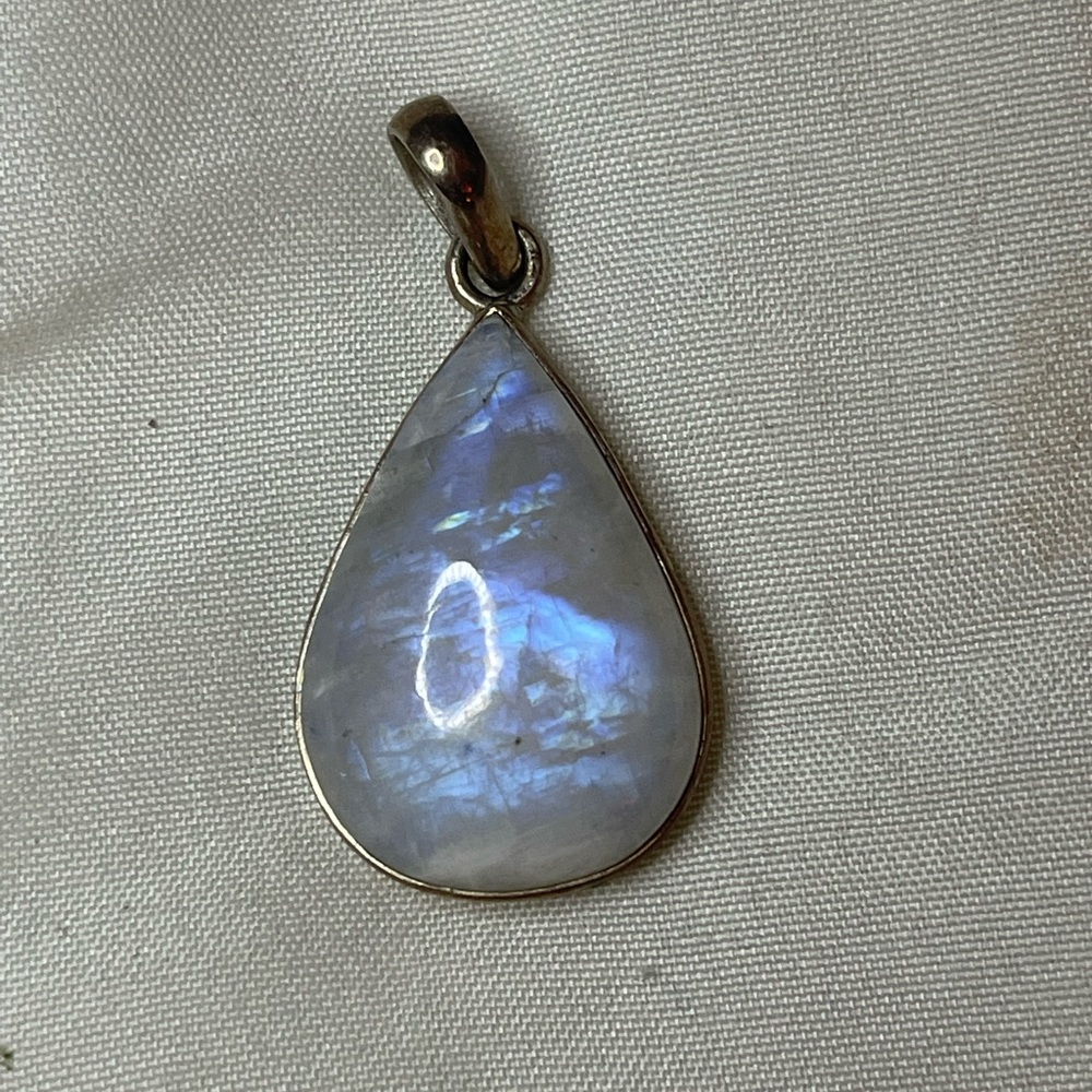 Natural Rainbow Moonstone Top Quality Gemstone Necklace,Pear Cabochon 925